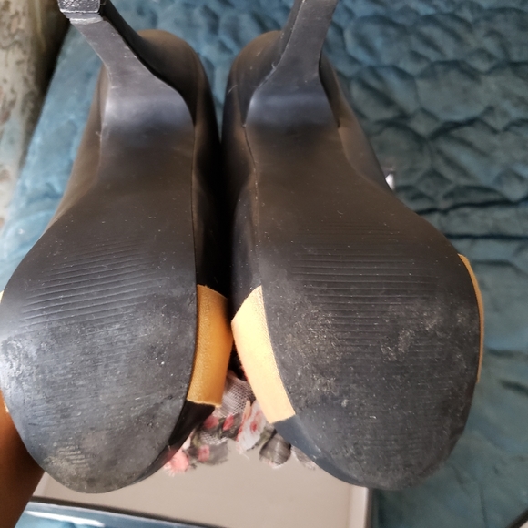 Pumps - Picture 4 of 5